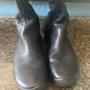 Keen Water Resistant Black Boots size 9
